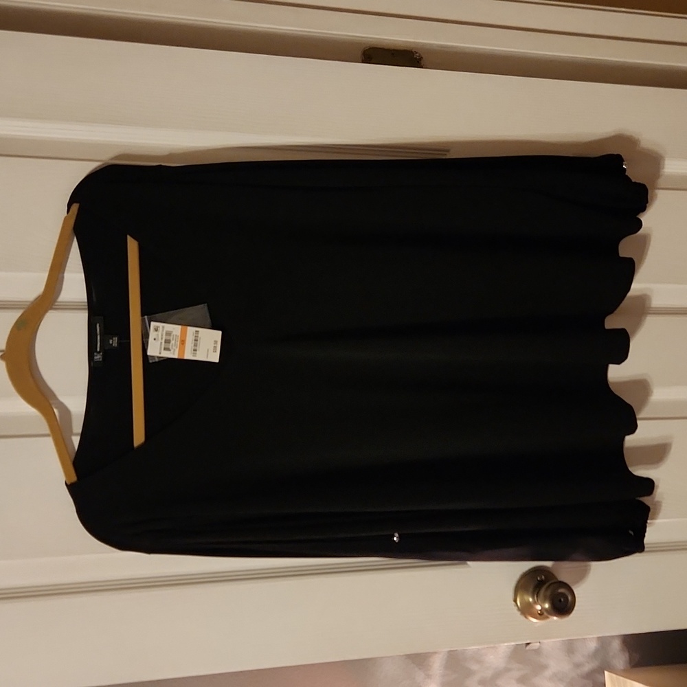 BNWT Women's shirt